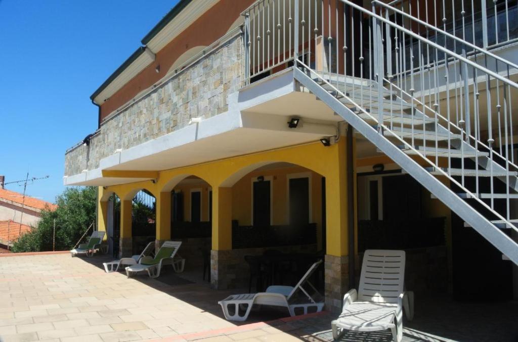 Gli Appartamenti Sul Mare Valledoria  Εξωτερικό φωτογραφία